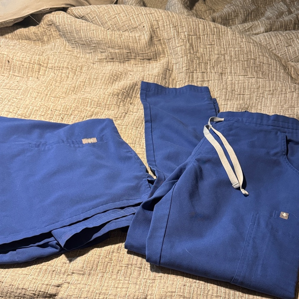 FIGS light blue scrub SET